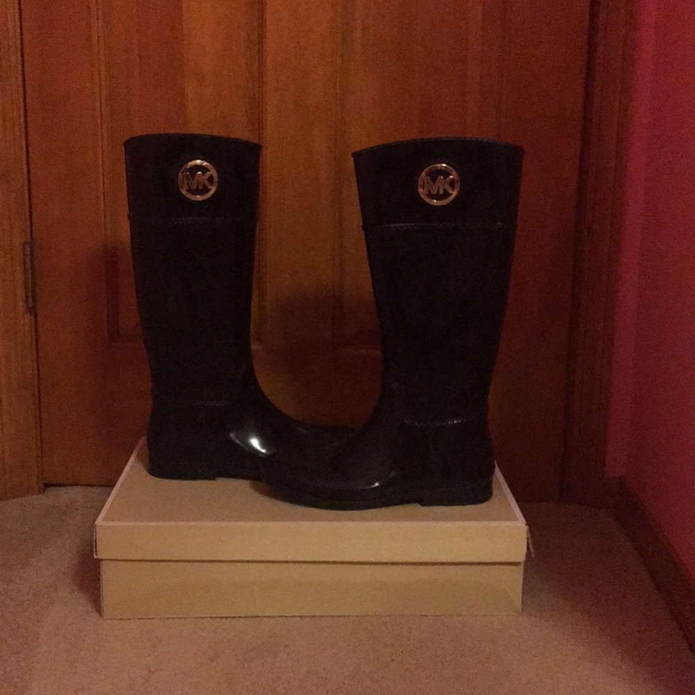 Michael Kors Rainboots - Picture 3 of 3